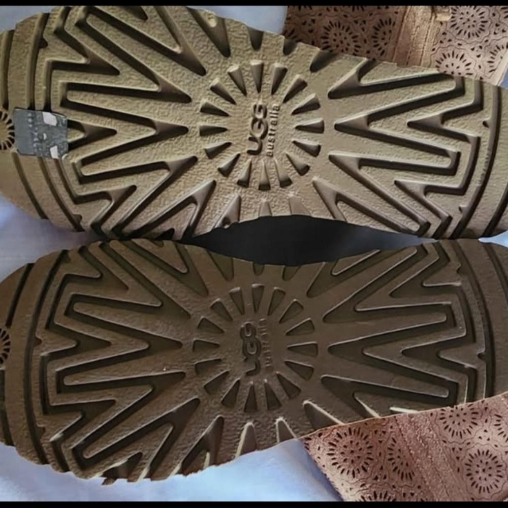 Ugg Boots - image 7